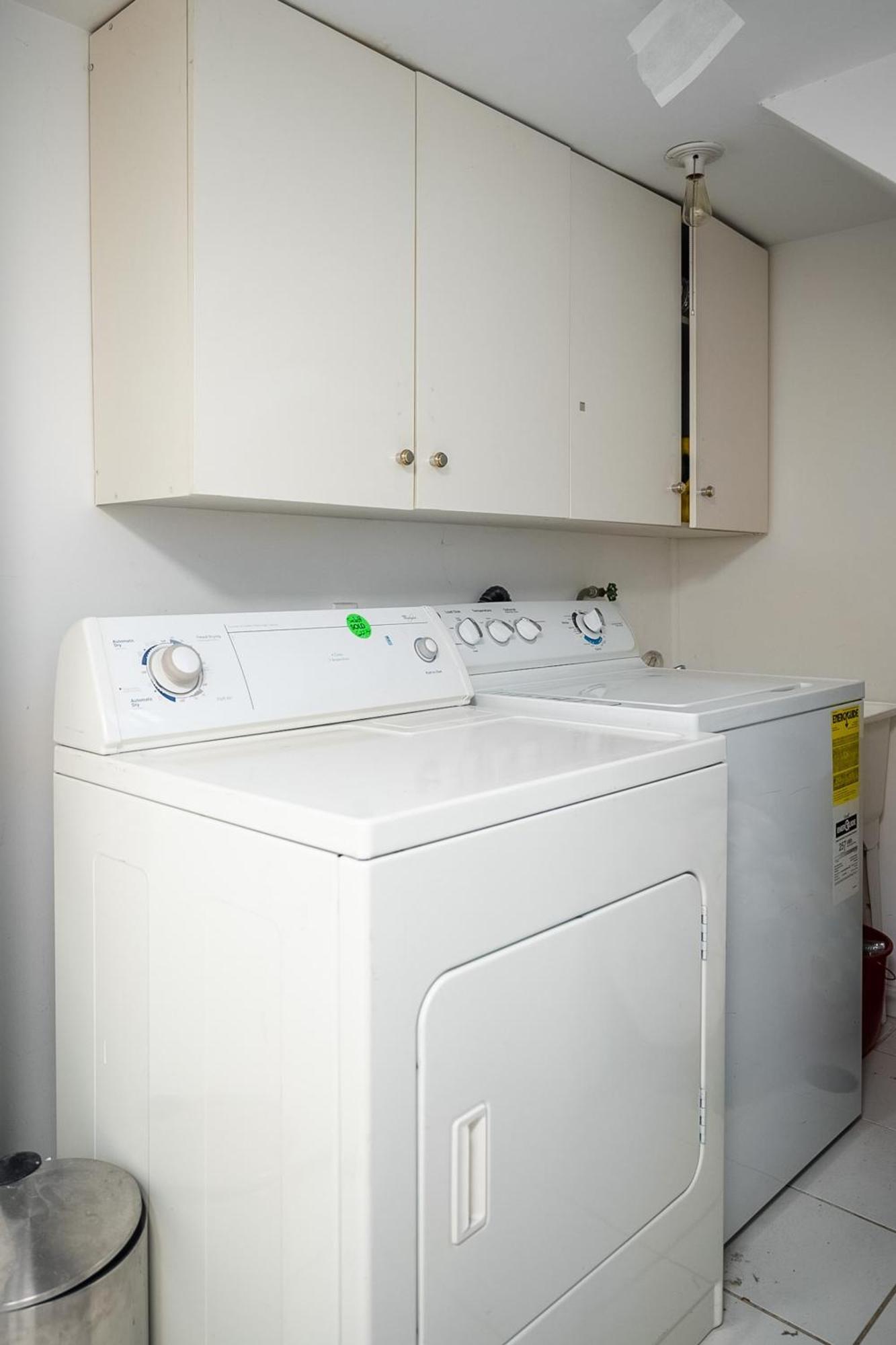 Basement Suite With Private Patio In Davenport Toronto Bagian luar foto